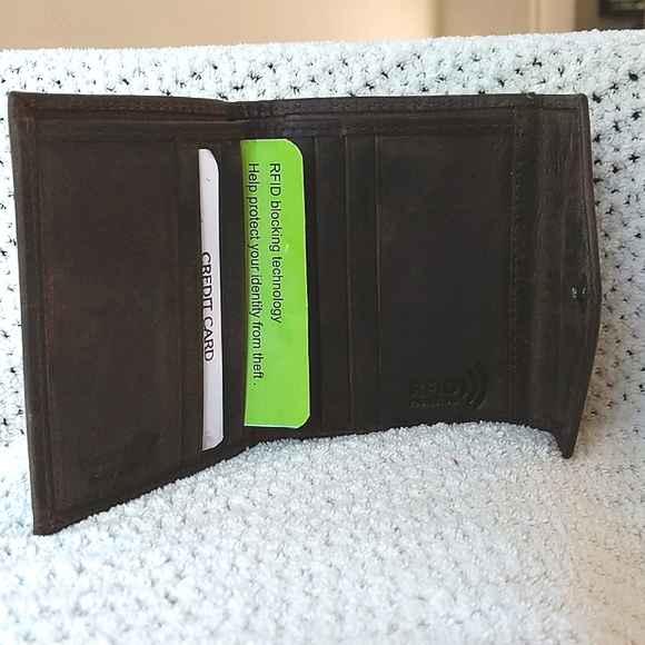 Paul and Taylor RFID Bifold Men's Wallet NWOTS - Picture 3 of 10